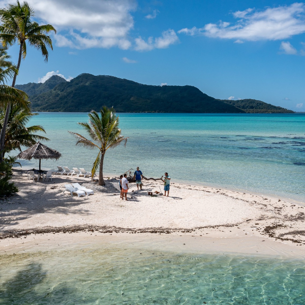 Excursions en bateau dans le lagon turquoise de Taha'a